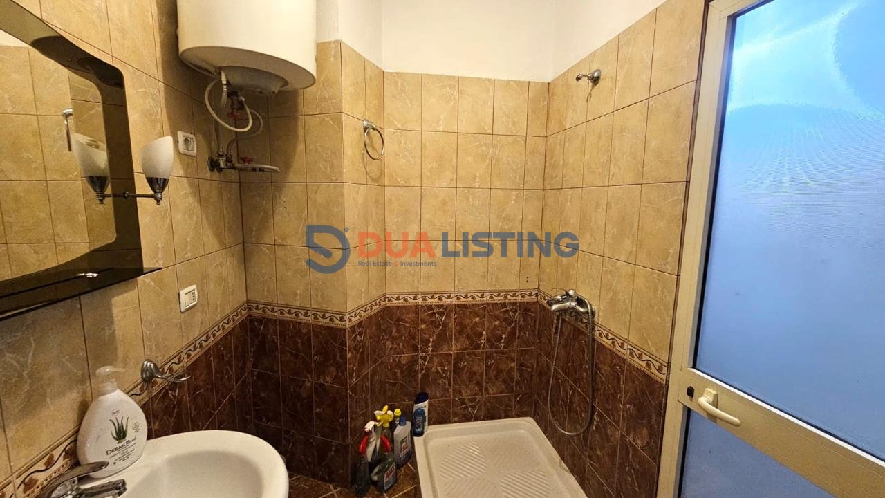 🏡 Affitto | Appartamento 2+1
📍 Via Barrikadave, Tirana