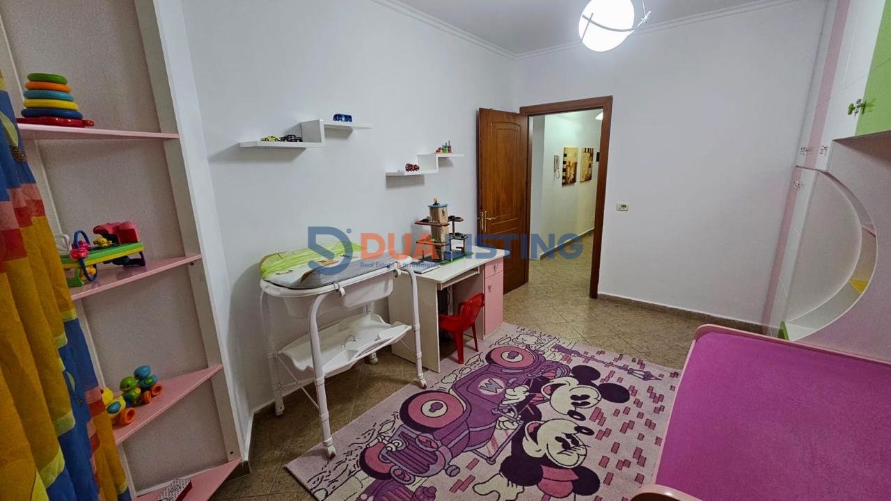 🏡 Affitto | Appartamento 2+1
📍 Via Barrikadave, Tirana