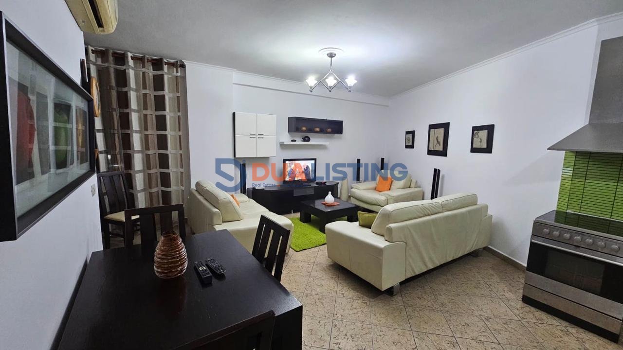 🏡 Affitto | Appartamento 2+1
📍 Via Barrikadave, Tirana