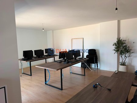 Ufficio in affitto – Complesso Ndregjoni, Nuovo Viale, Tirana