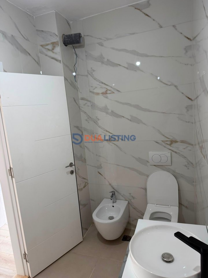 Appartamento 2+1 in affitto per abitazione o ufficio – Complesso Ndregjoni, Nuovo Viale, Tirana