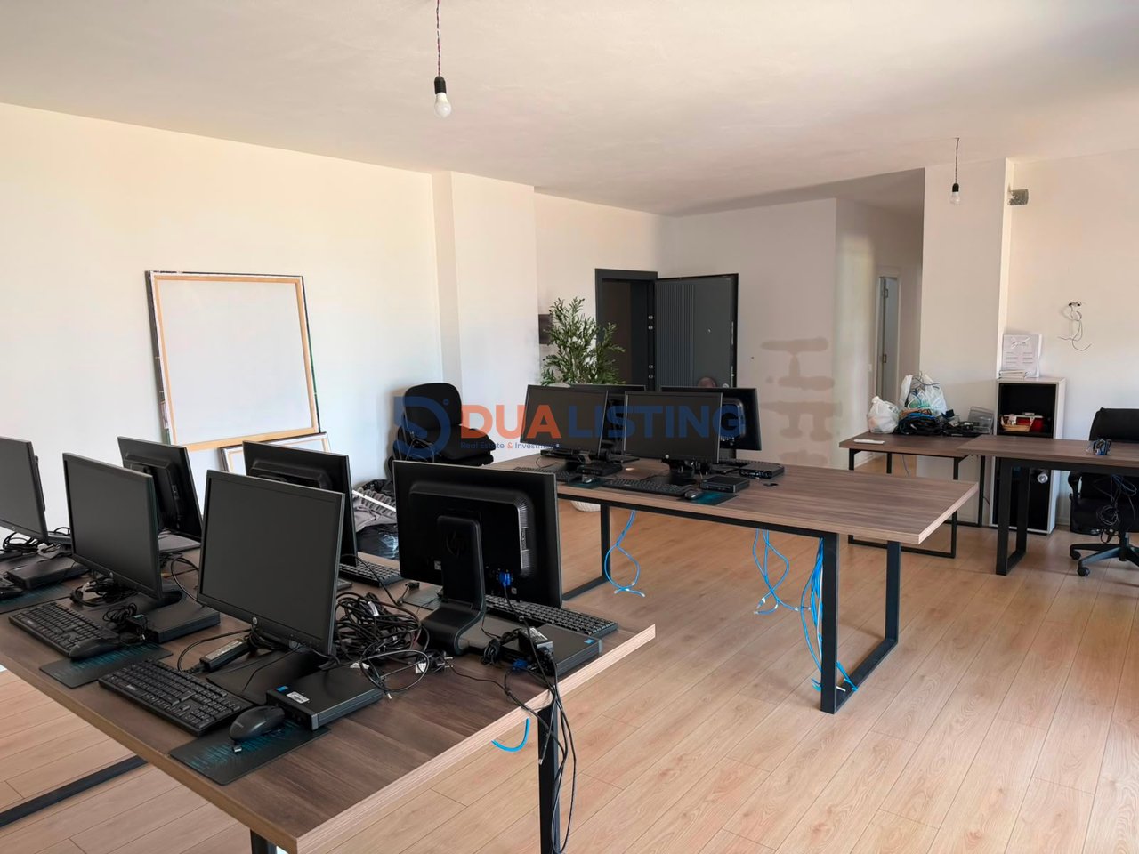 Office for rent – Ndregjoni Complex, New Boulevard, Tirana