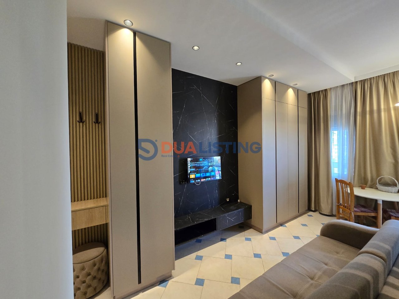 We rent out studio apartments in the Astiri area.