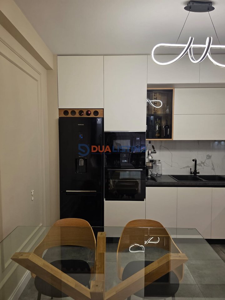 Shitet Apartament 2+1+2 te Niku Construction, Komuna e Parisit!!