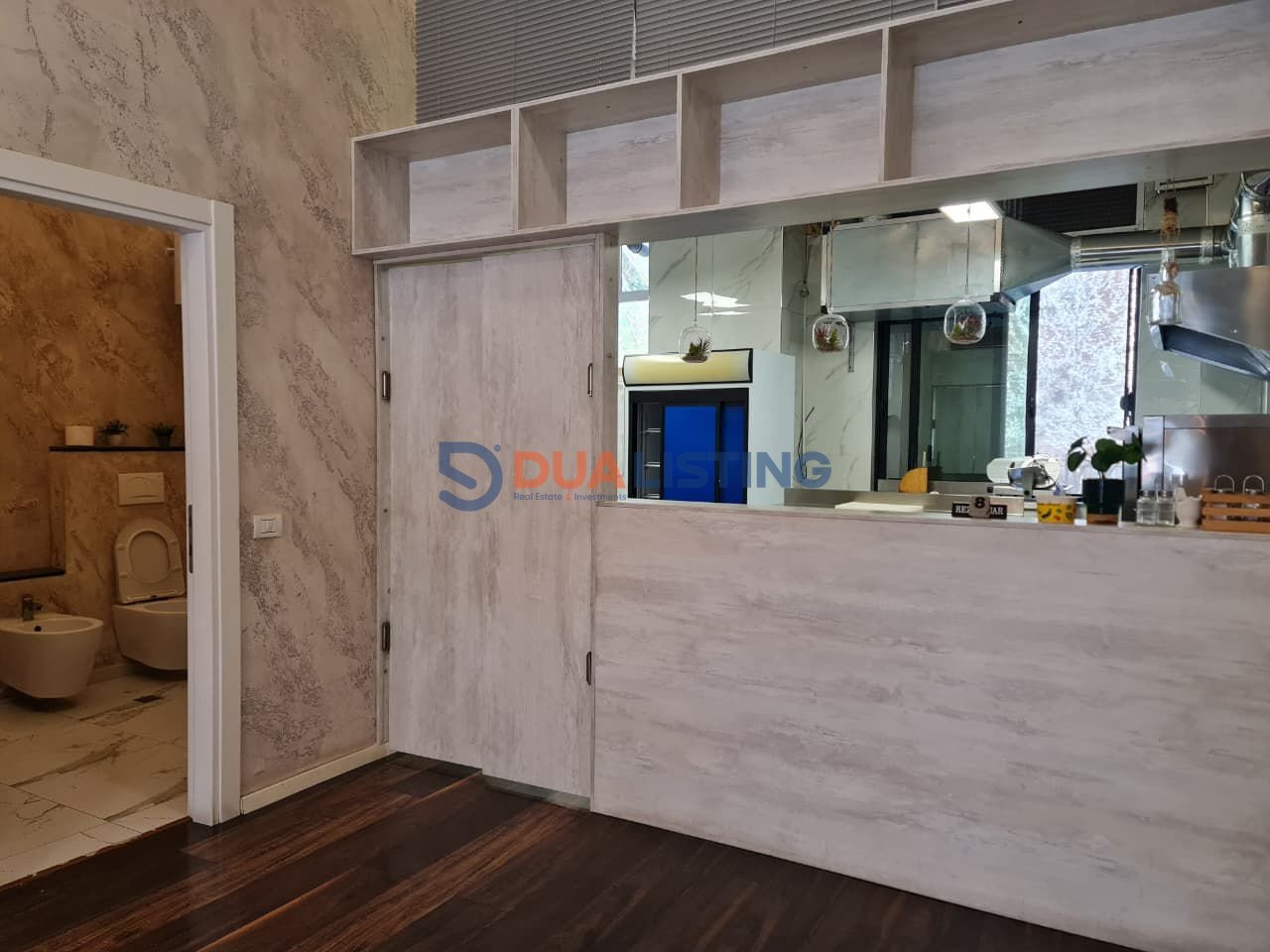 JEPET ME QIRA AMBJENT BIZNESI TEK SHESHI WILSON – LOKACION PREMIUM, KATI 0, BUZË RRUGE