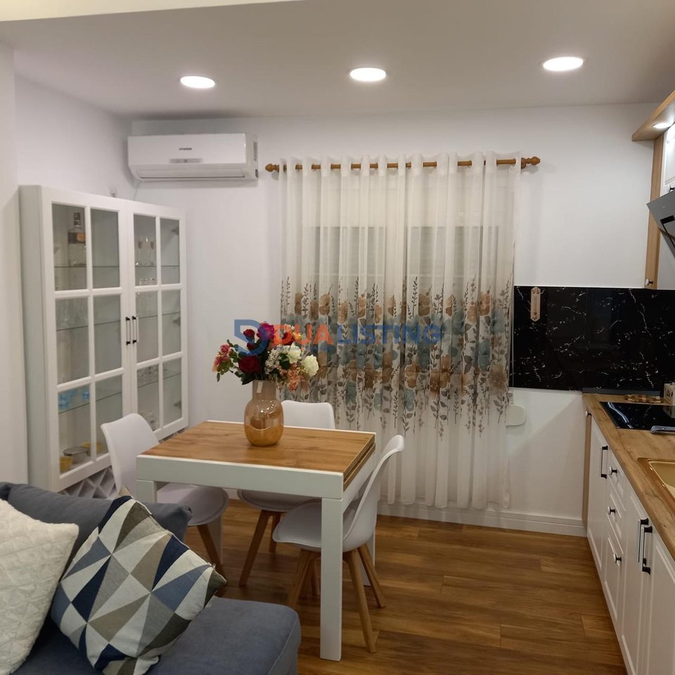 Japim Apartament modern 1+1 me qira te Rruga e Kosovarve.