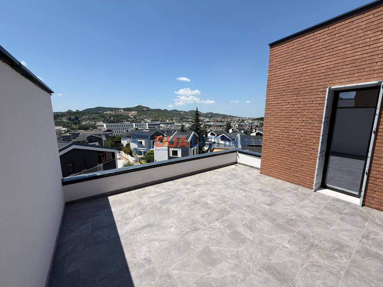 🏡 Luxury Duplex for Sale
📍 Piccadilly Residence, TEG – Tirana