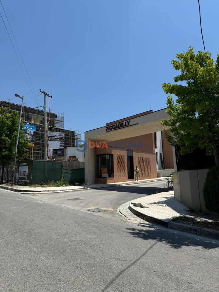 🏡 Luxury Duplex for Sale
📍 Piccadilly Residence, TEG – Tirana