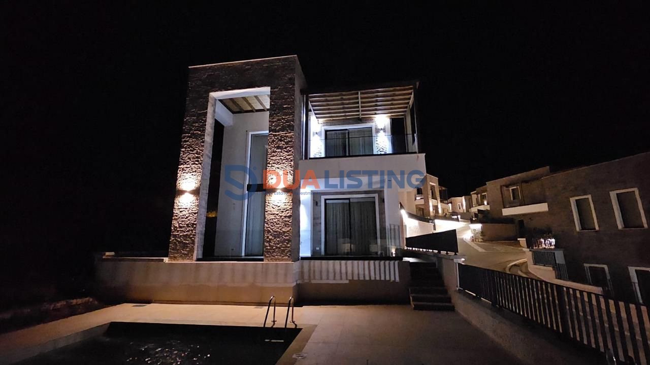 Individual villa with swimming pool for sale, in Drimadhë.