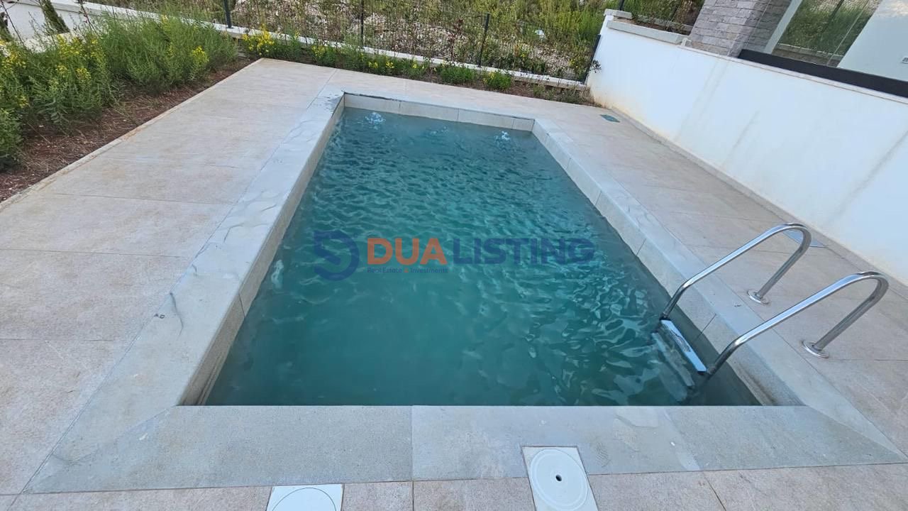 Individual villa with swimming pool for sale, in Drimadhë.