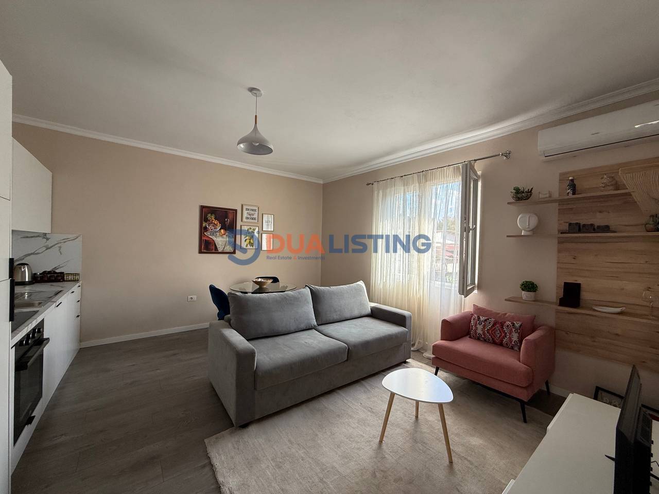 We rent a 1+1 apartment at Garda in the Blloku area.