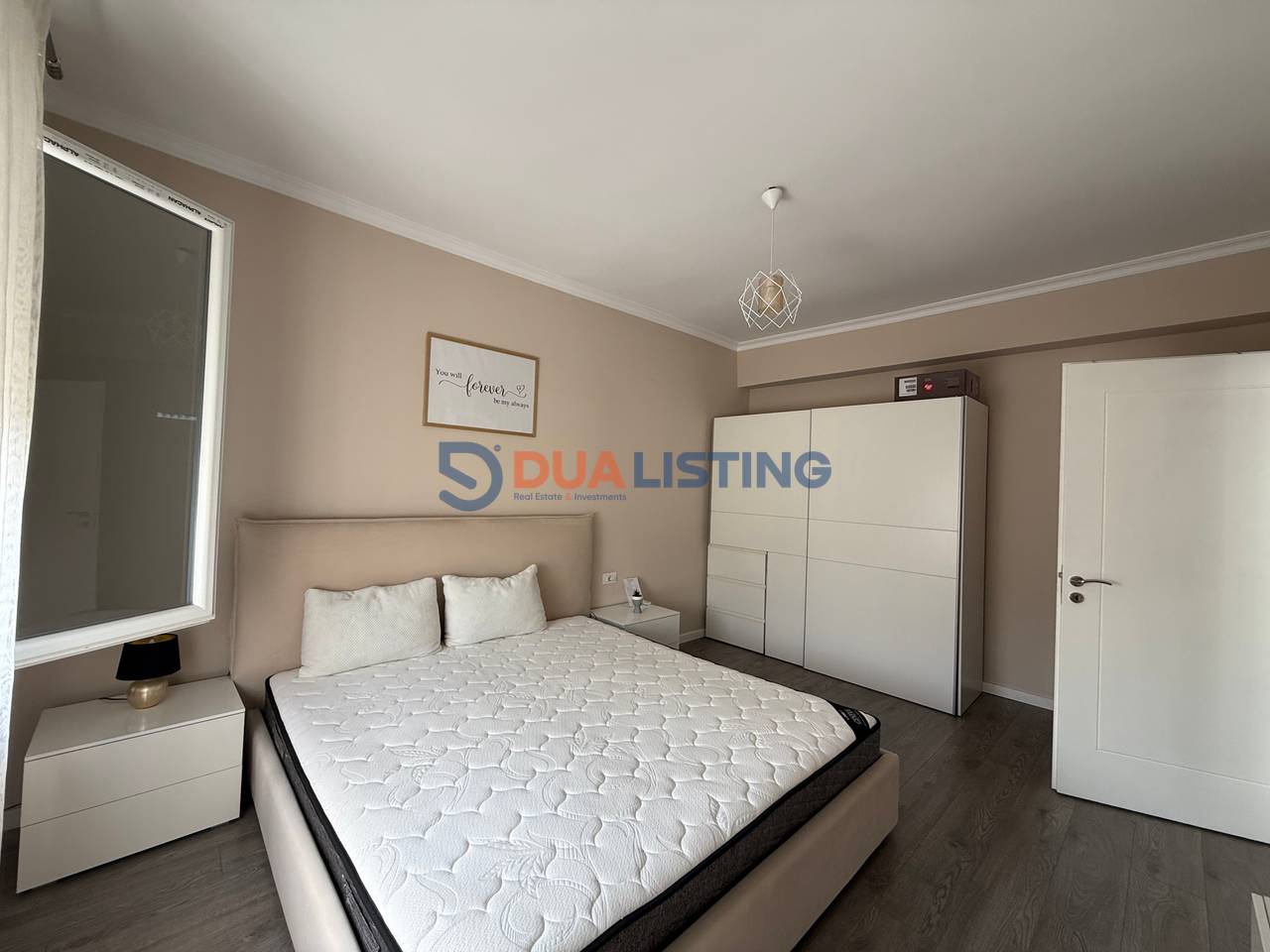 We rent a 1+1 apartment at Garda in the Blloku area.