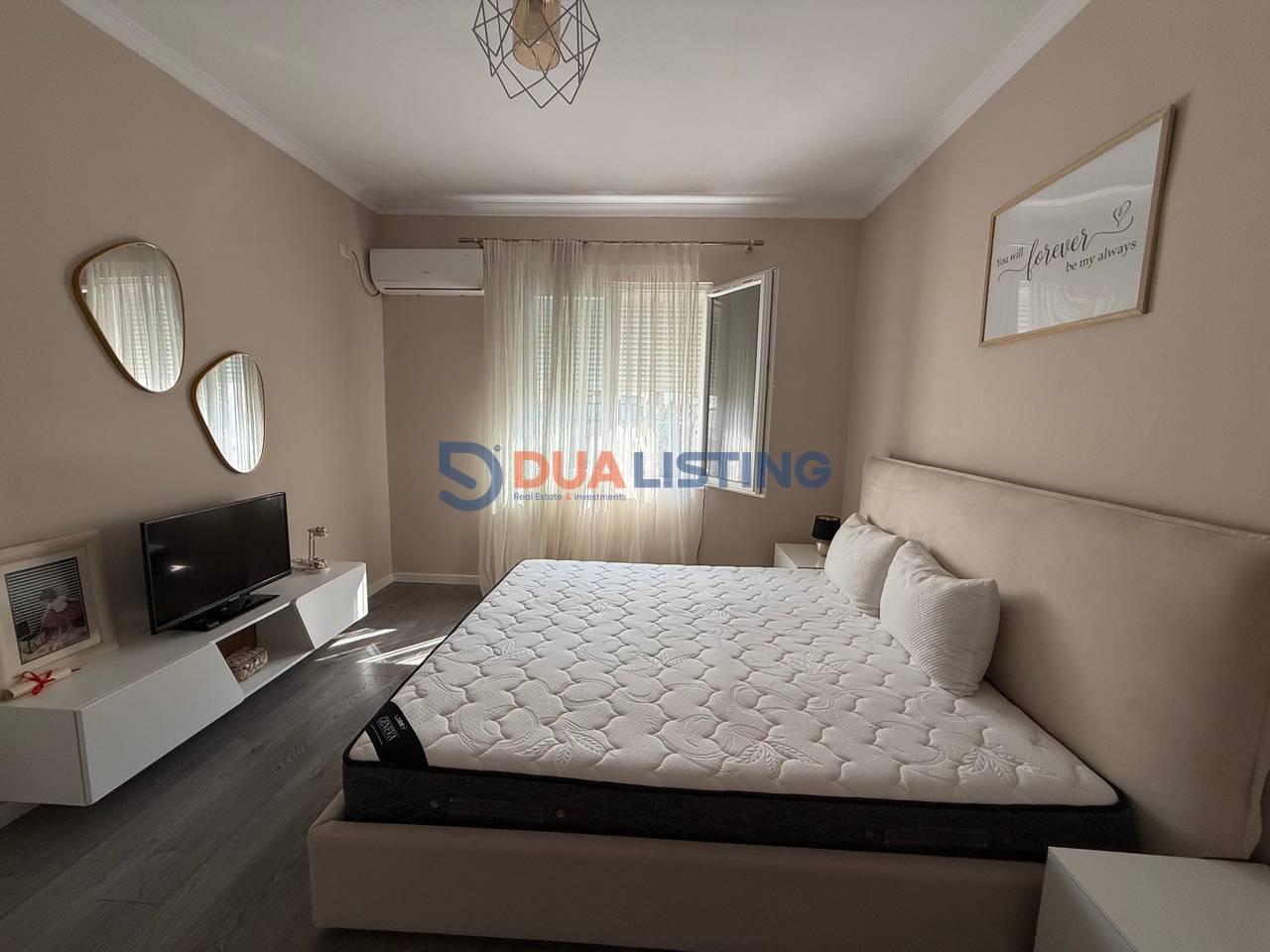 We rent a 1+1 apartment at Garda in the Blloku area.