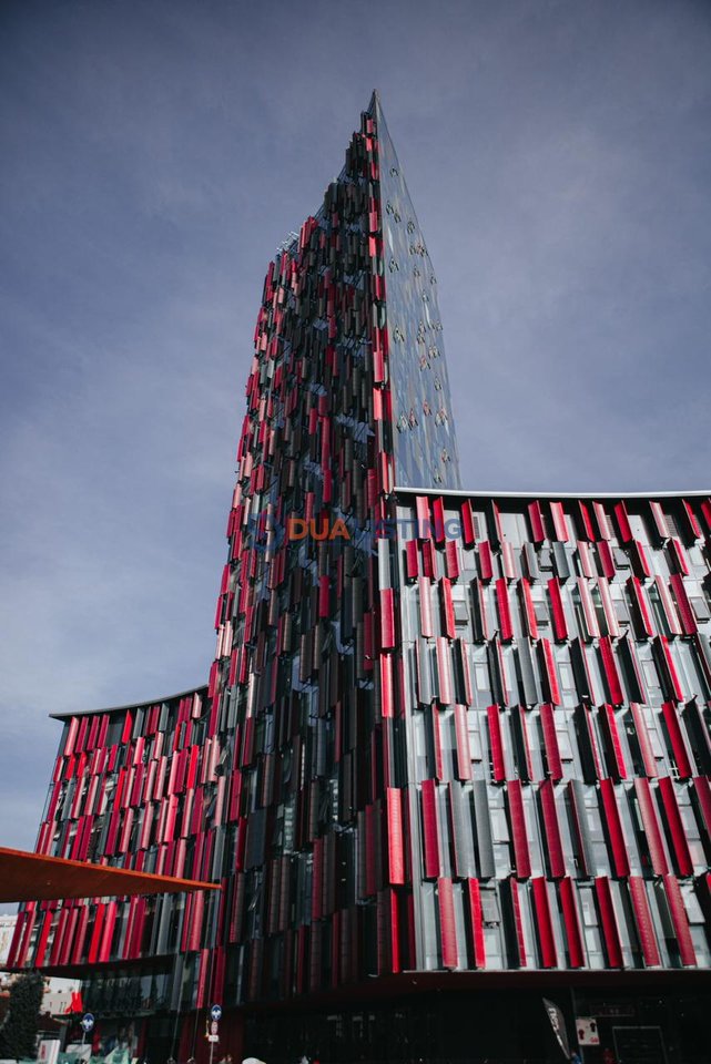 🏢 Qera Ambient Premium për Zyra në zemër të Tiranës

📍 Air Albania Stadium