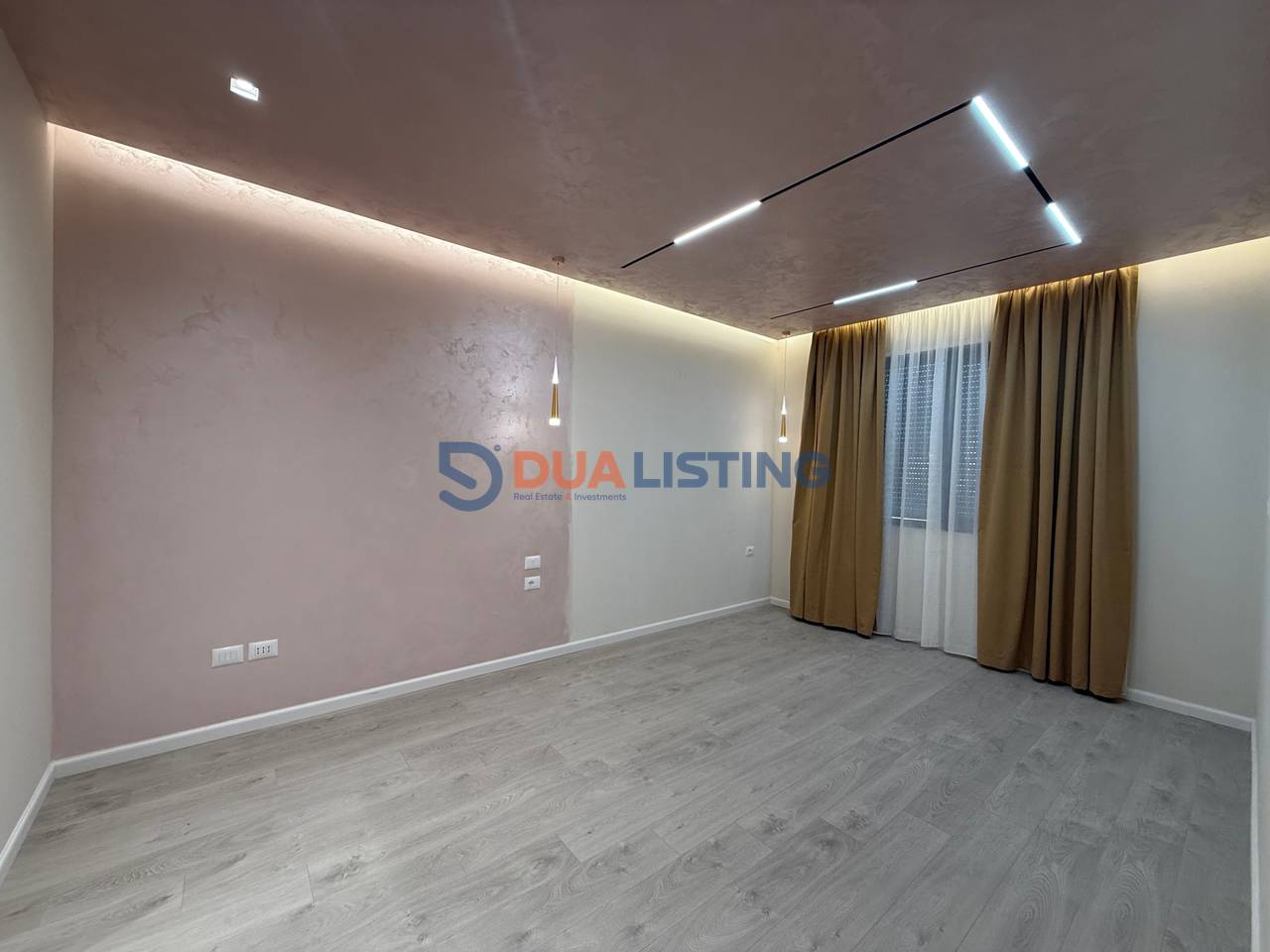 Offriamo in affitto locali commerciali presso il Lago Secco.