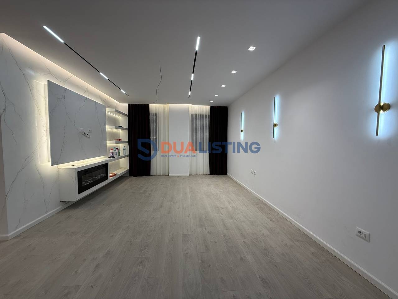 Offriamo in affitto locali commerciali presso il Lago Secco.