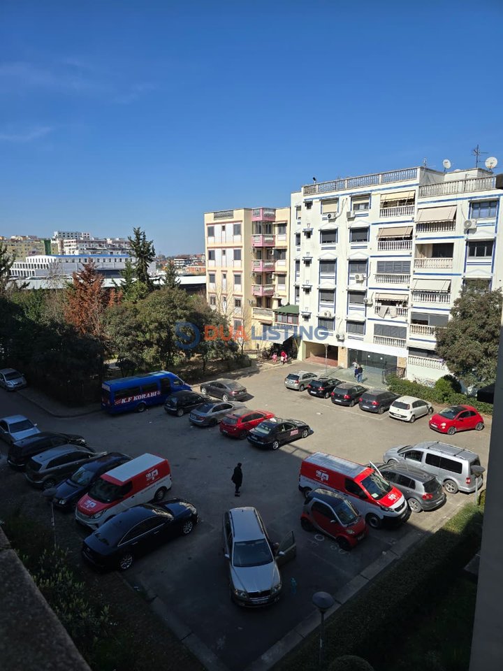 Apartment me qira 2+1+1+2 ballkone, Kompleksi "Garden Cyti", Kthesa Kamzës!