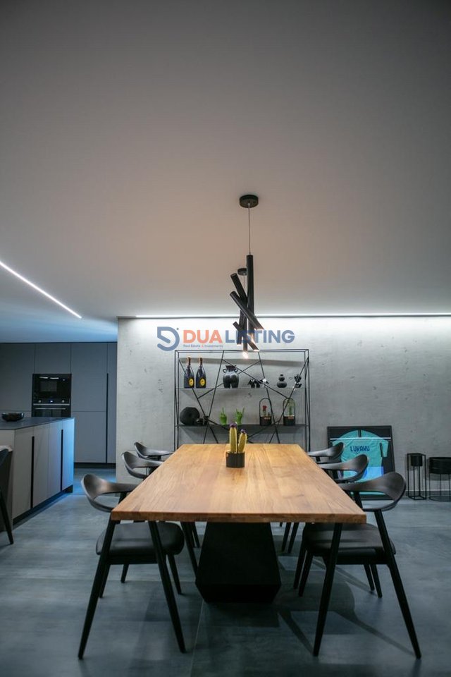 LUXURIOUS PENTHOUSE FOR SALE – DRY LAKE