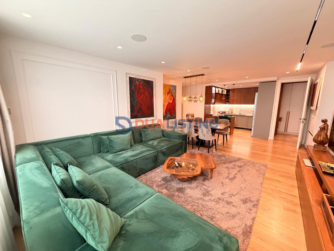 Vendesi 3+1+2 vicino allo Stadio Air Albania – Investimento Moderno ed Elitario!