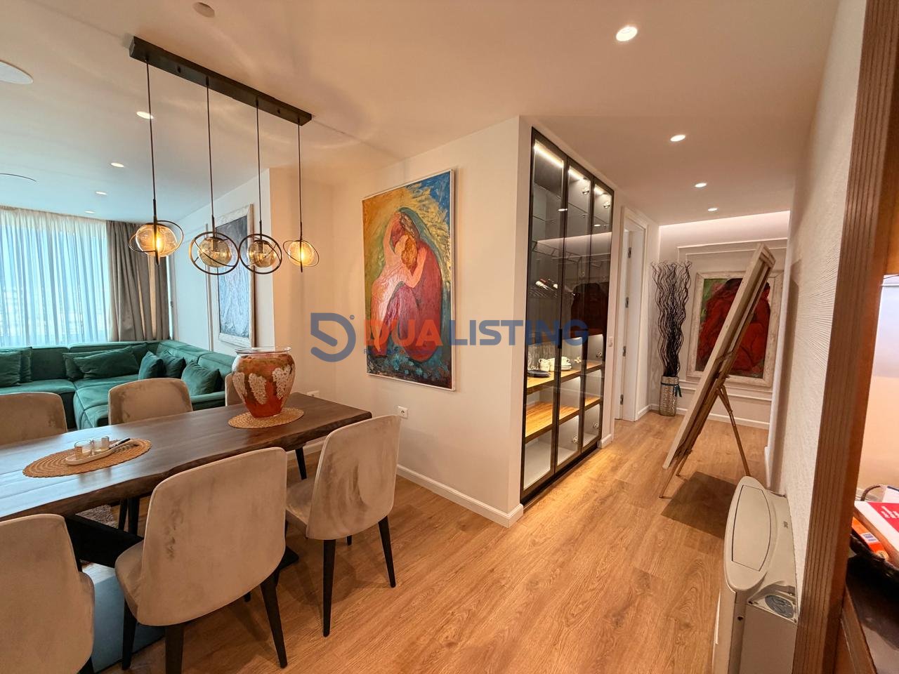 Vendesi 3+1+2 vicino allo Stadio Air Albania – Investimento Moderno ed Elitario!