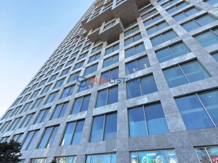 JEPET ME QIRA – KAT EKSKLUZIV PËR FLAGSHIP / ZYRA ELITARE
📍 Downtown Residence, Tiranë