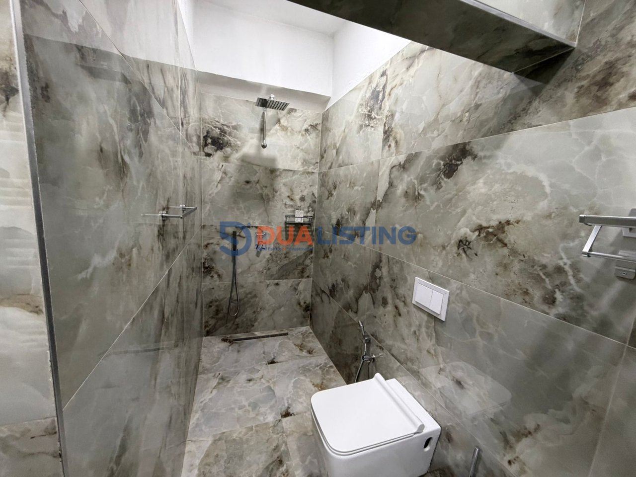 Affittasi appartamento 2+1 con cortile e posto auto vicino allo Zoo!