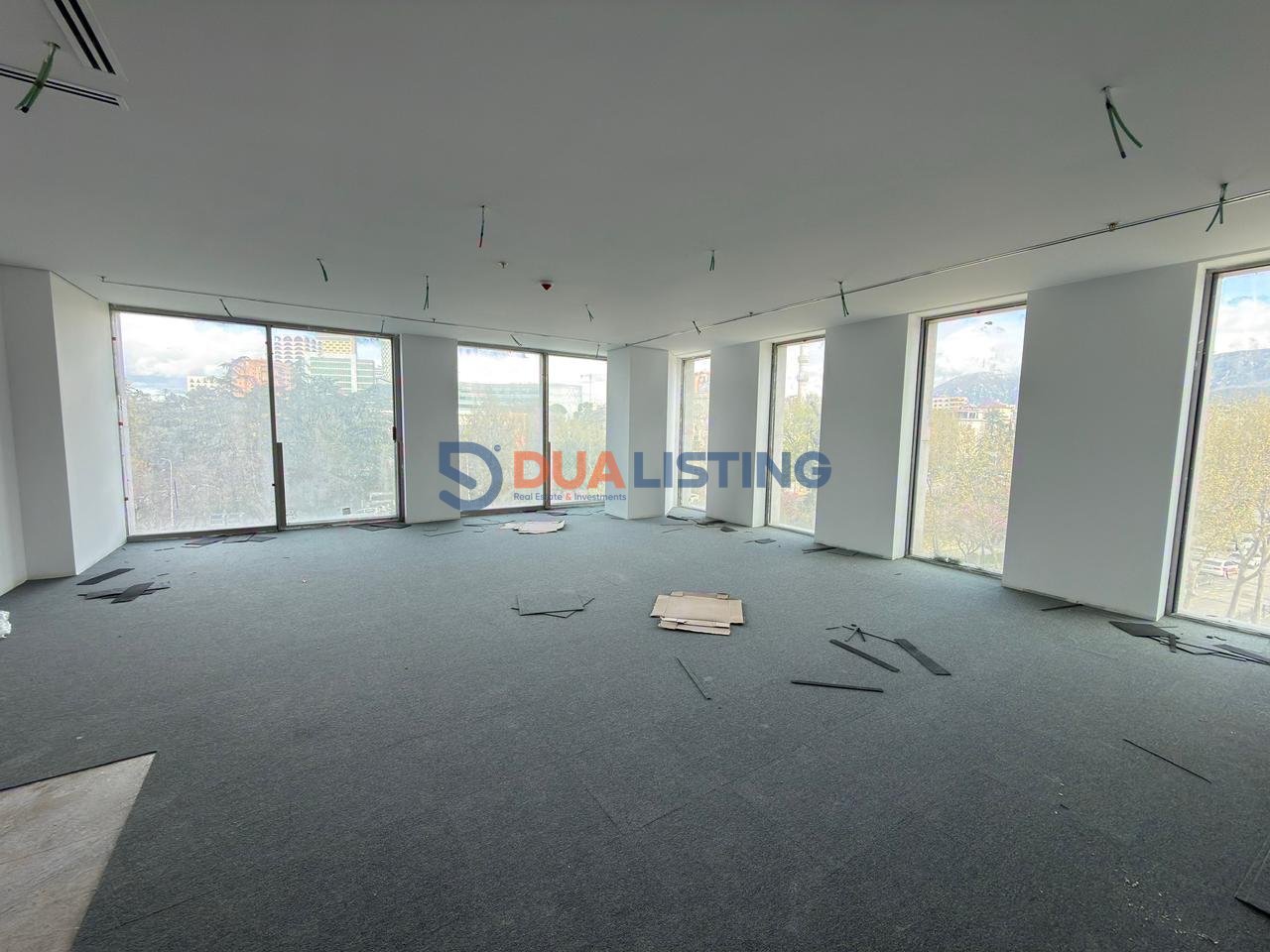 JEPET ME QIRA – KAT EKSKLUZIV PËR FLAGSHIP / ZYRA ELITARE
📍 Downtown Residence, Tiranë