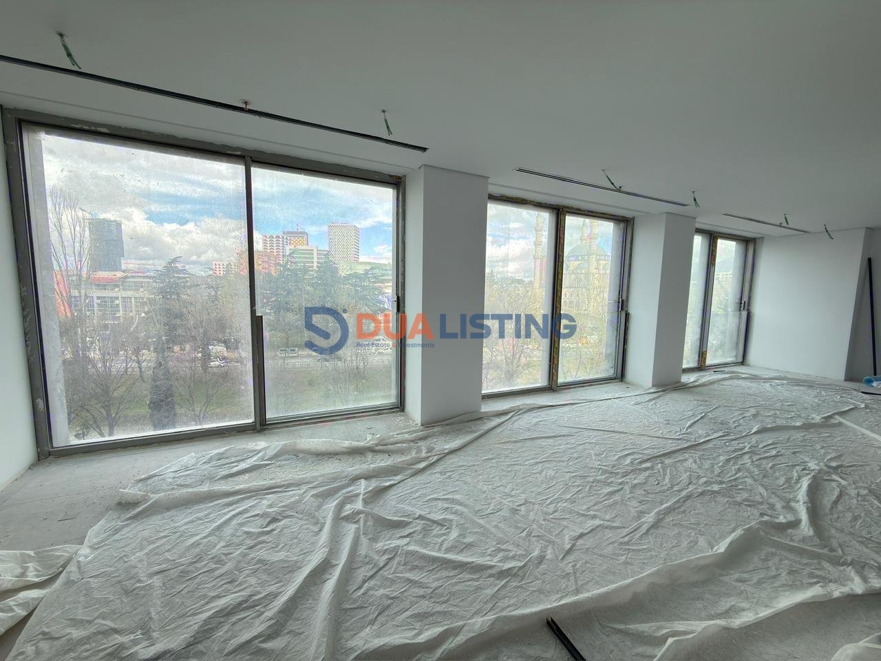 JEPET ME QIRA – KAT EKSKLUZIV PËR FLAGSHIP / ZYRA ELITARE
📍 Downtown Residence, Tiranë