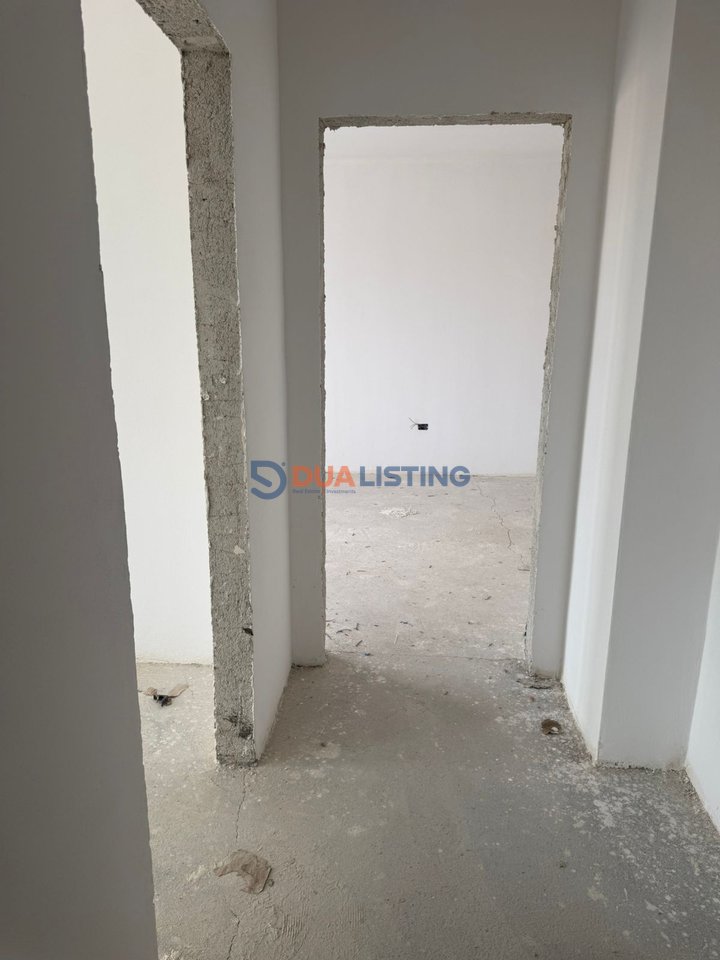 Offriamo in vendita appartamento 1+1 in Via Dibra