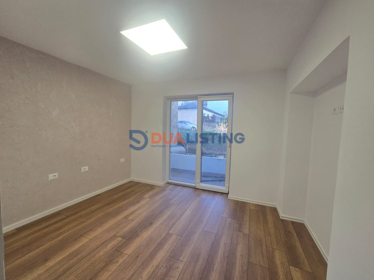Jepet me Qira ambient per zyra, Materniteti i Ri