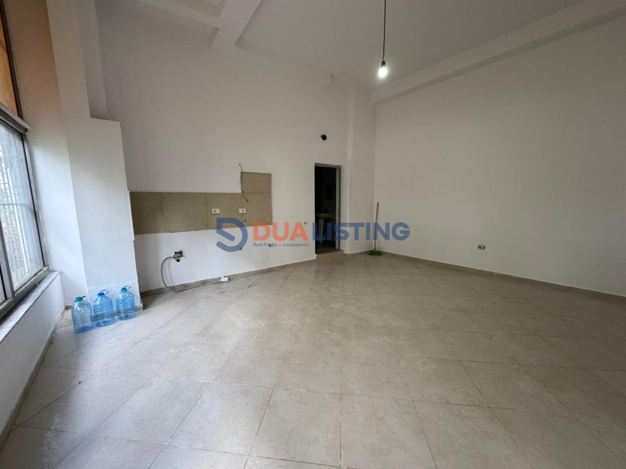 BUSINESS PREMISES FOR SALE IN ASTIR