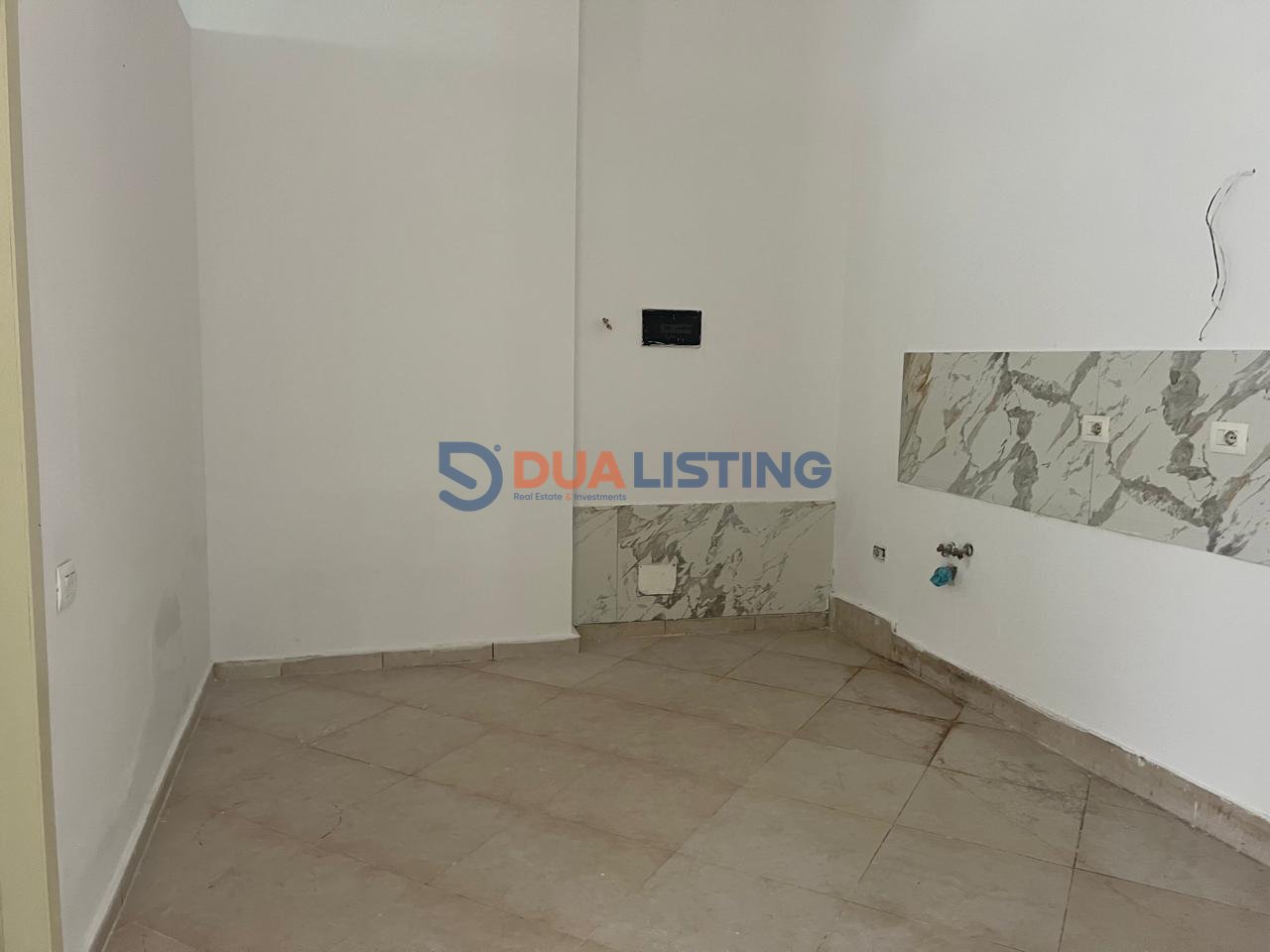 BUSINESS PREMISES FOR SALE IN ASTIR