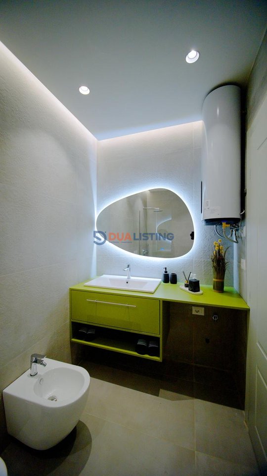 2+1 Apartment for sale Astiri Roundabout!