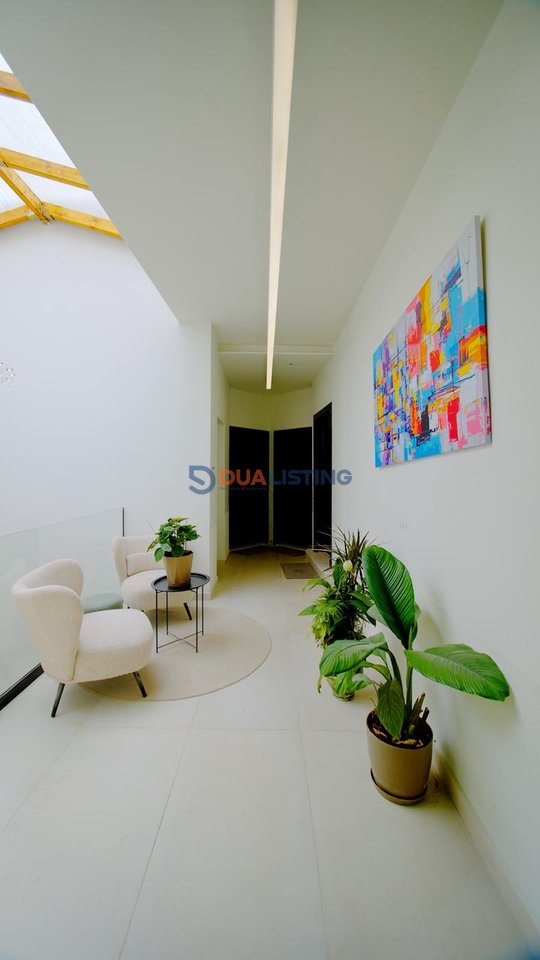 2+1 Apartment for sale Astiri Roundabout!