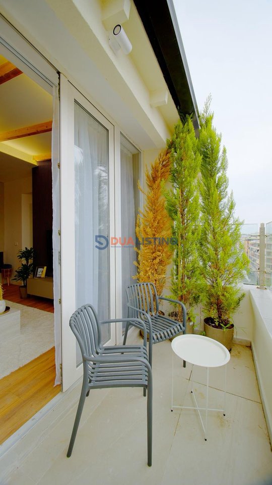 2+1 Apartment for sale at the Astiri Roundabout!