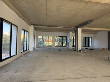 Ambiente Premium di 1.000 m² in Vendita | Square 21!