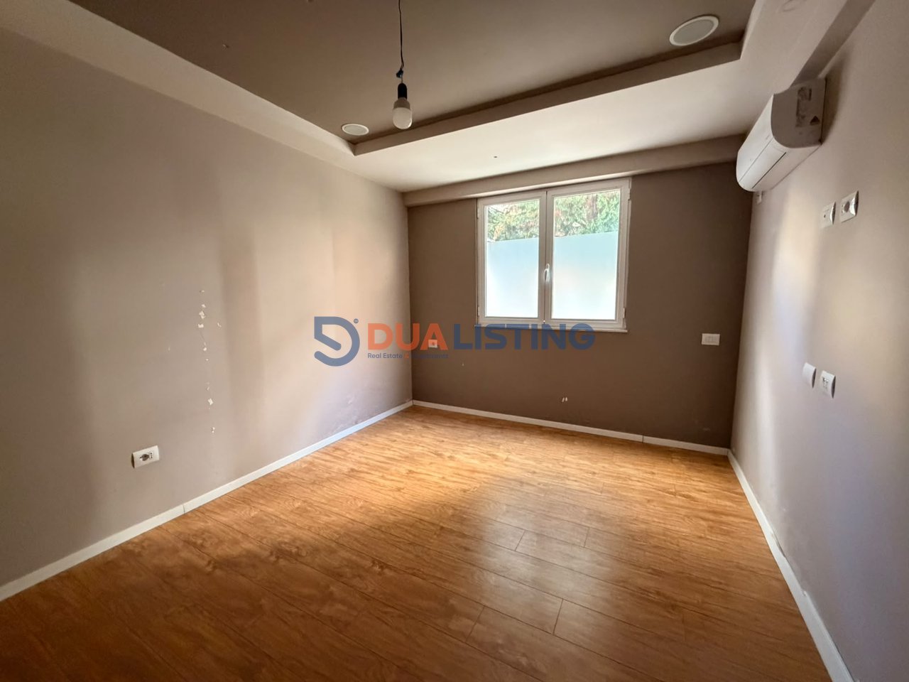 JEPET AMBIENT ME QIRA TEK KOPSHTI ZOLOGJIK!!