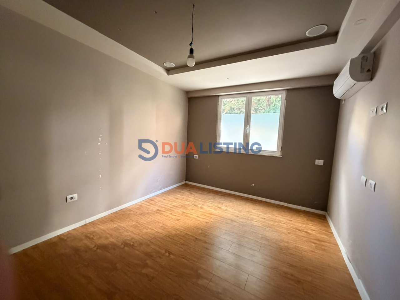 JEPET AMBIENT ME QIRA TEK KOPSHTI ZOLOGJIK!!