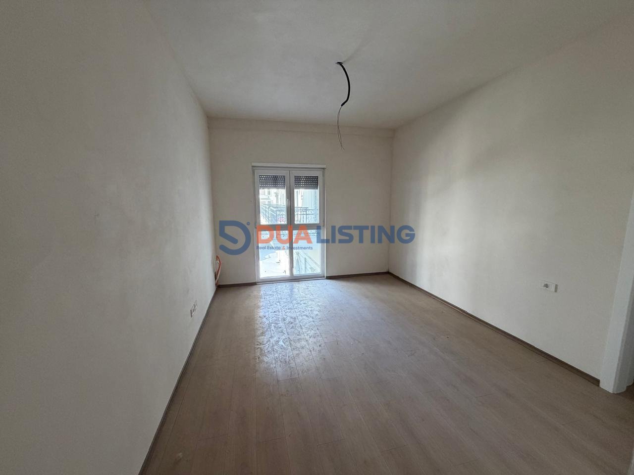 SHITET APARTAMENT 2+1+2 TEK PORTA TIRANA E RE NE SAUK !!