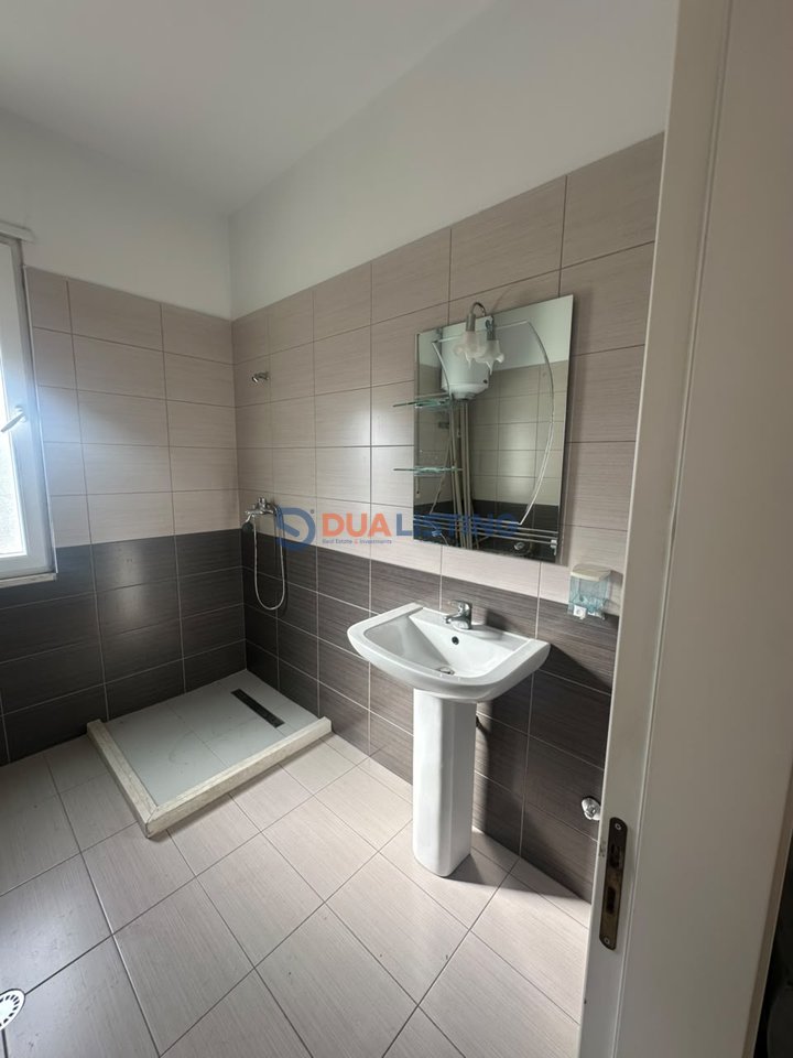 Apartament me sip 140M per qira prane Ish UET!!