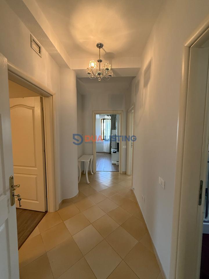 🏡 QERA | APARTAMENT 2+1 + 🅿️ PARKIM
📍 Liqeni Artificial – Pranë Shkollës Wilson