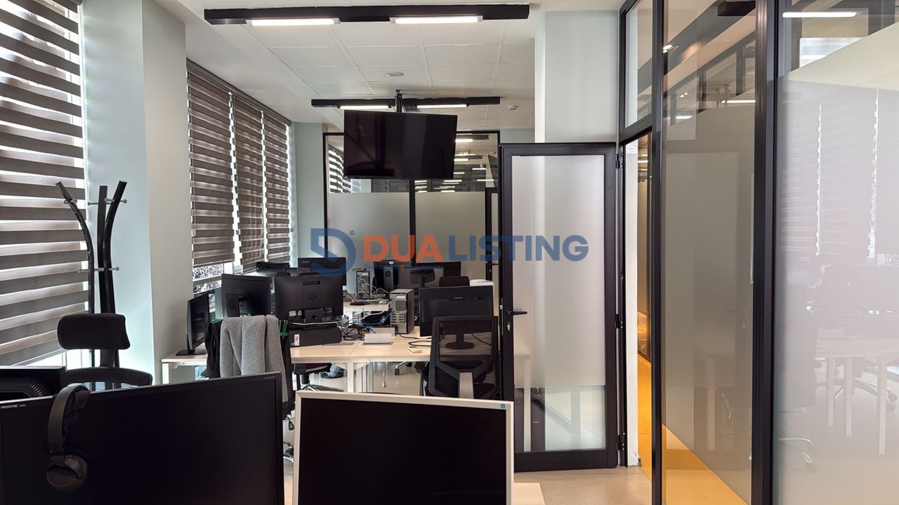 🏢 AFFITTASI – AMBIENTE PREMIUM PER UFFICI
