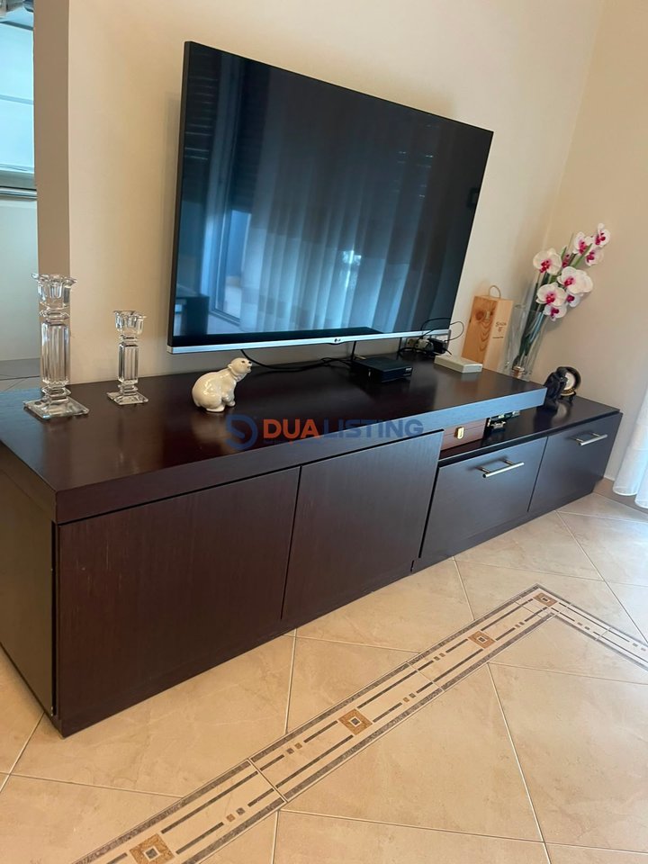 Apartament 2+1 per qira tek  Liceu Artistik!