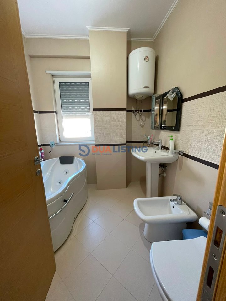 Apartament 2+1 per qira tek  Liceu Artistik!