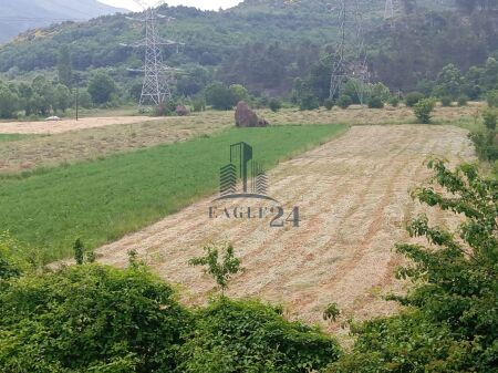 Land for sale in Ibë, Tirana, with an area of 1400 m2!