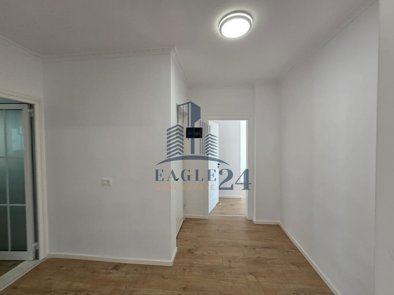 Shitet Apartament 2+1 në Rrugën Bardhyl – Në Rrugë Kryesore, Pranë Spitaleve, Tirane !