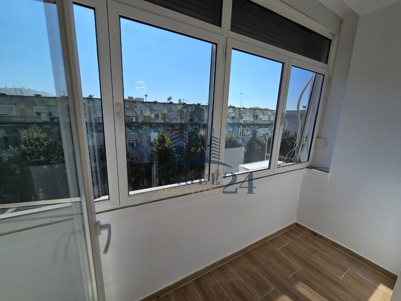 Shitet Apartament 2+1 në Rrugën Bardhyl – Në Rrugë Kryesore, Pranë Spitaleve, Tirane !