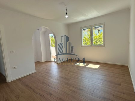 Shitet apartament 2+1, te Pediatria, Tirane !