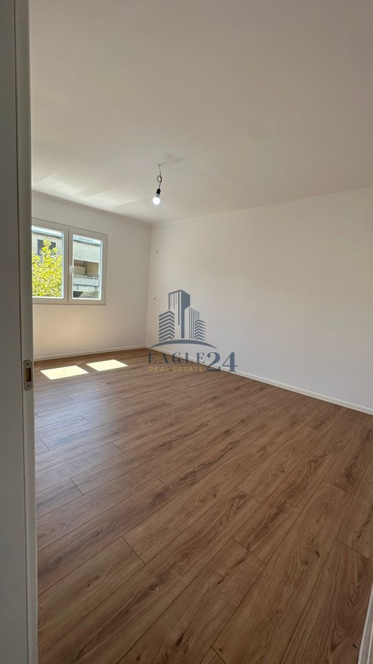 Shitet apartament 2+1, te Pediatria, Tirane !
