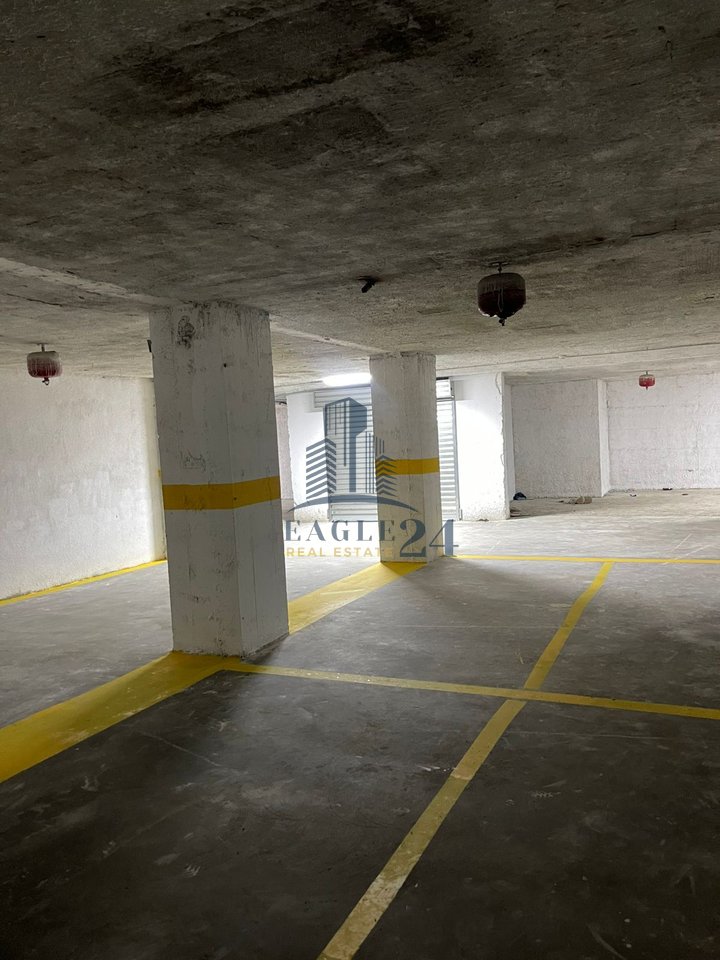 "OKAZION" Shiten 4 Poste parkimi perball Delijorgjit